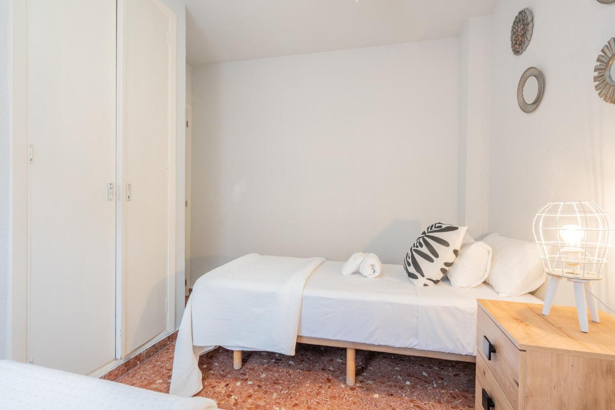 Apartamento Familiar En Avenida Del Puerto Valencia Exterior photo
